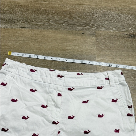 TELLURIDE Clothing Co Size 6 Stylish White Shorts with Maroon Whale Design - Picture 4 of 9